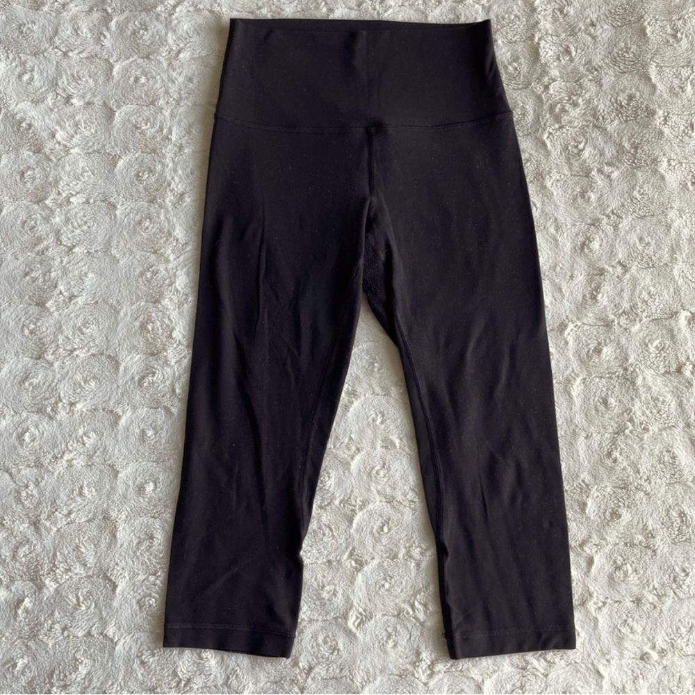 Lululemon Women’s Size 4 Cropped Black Align Leggings- High Waisted & Comfy
